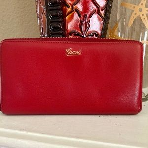 Gorgeous Red Gucci Zippy Wallet
